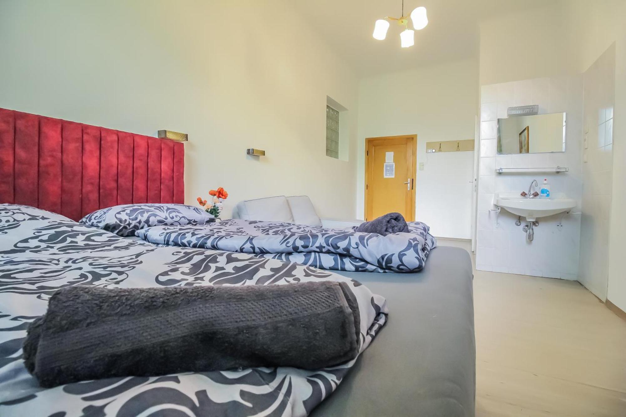 Cozy Rooms - U3 Hutteldorferstrasse Wien Ngoại thất bức ảnh